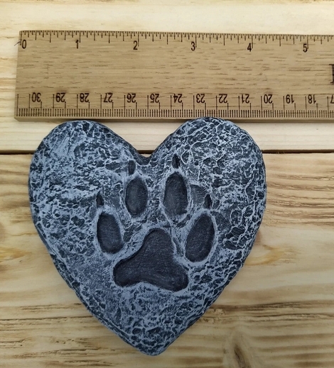 Memorial stone heart dog paw print garden ornament
